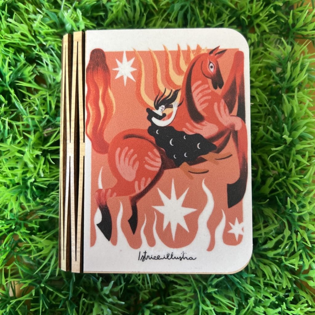 Book lamp-small- be free · Lámpara libro ilustrada de Istrice Illustration