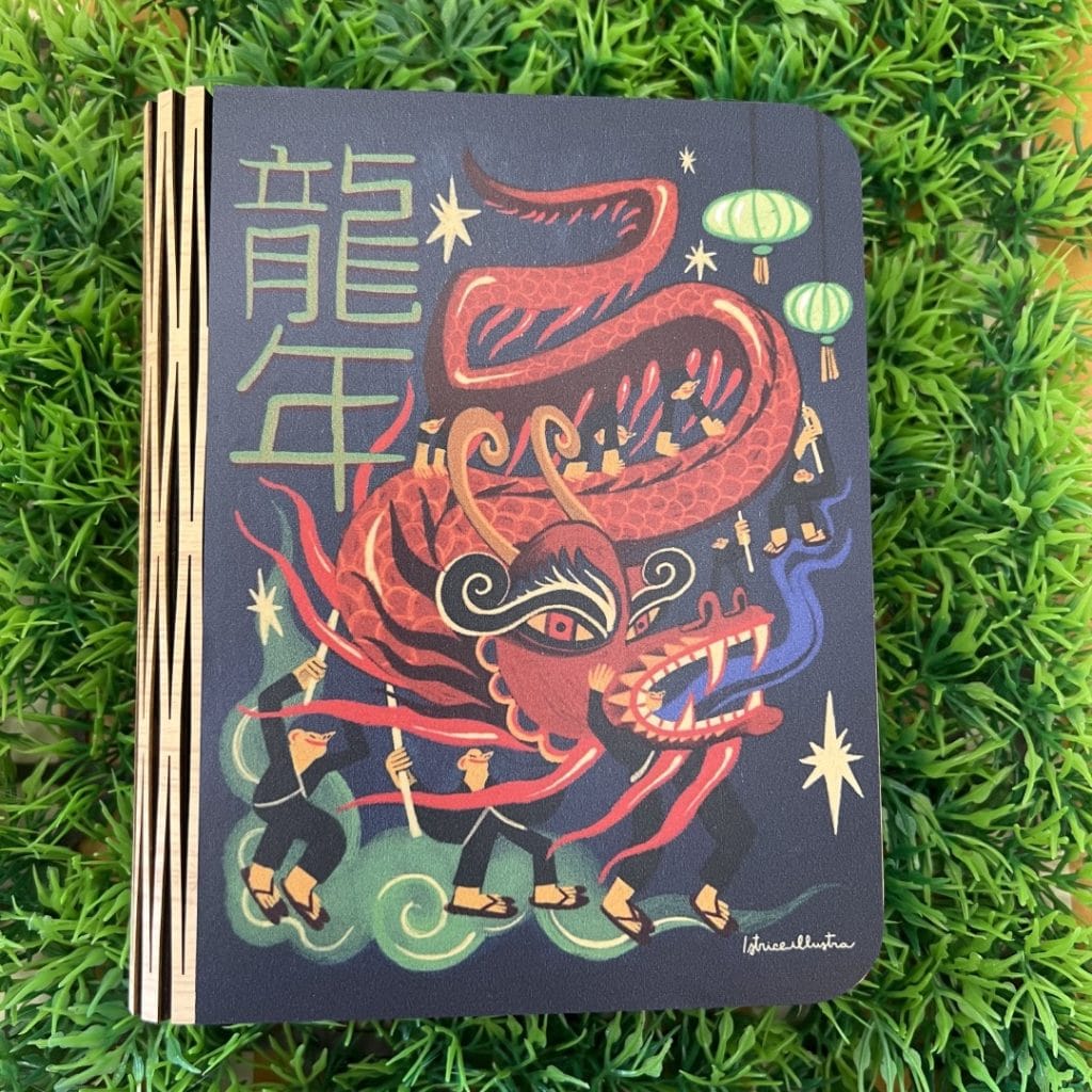Book lamp-Medium- Dragon and roses · Lámpara libro ilustrada de Istrice Illustration