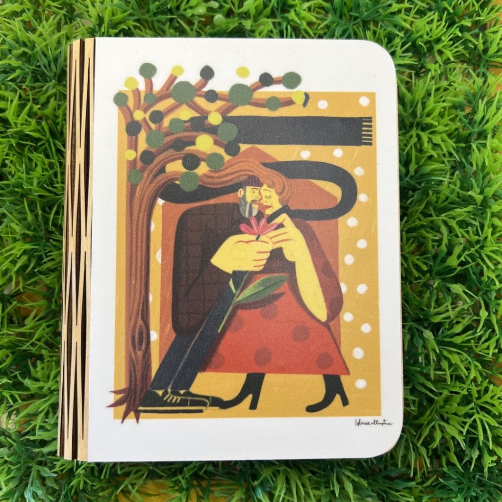 Book lamp-medium -Love · Lámpara libro ilustrada de Istrice Illustration