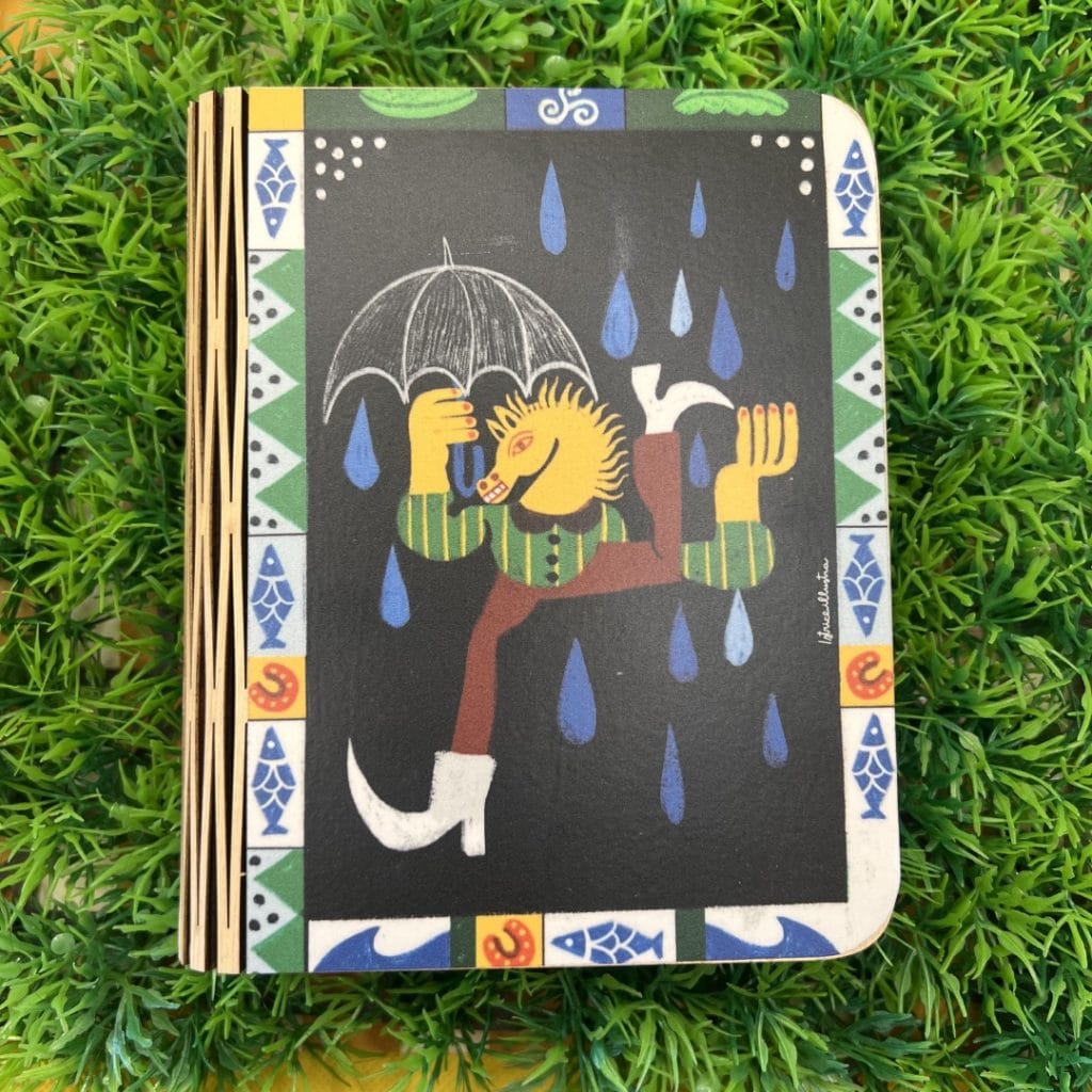 Book lamp-medium -Asturian things · Lámpara libro ilustrada de Istrice Illustration