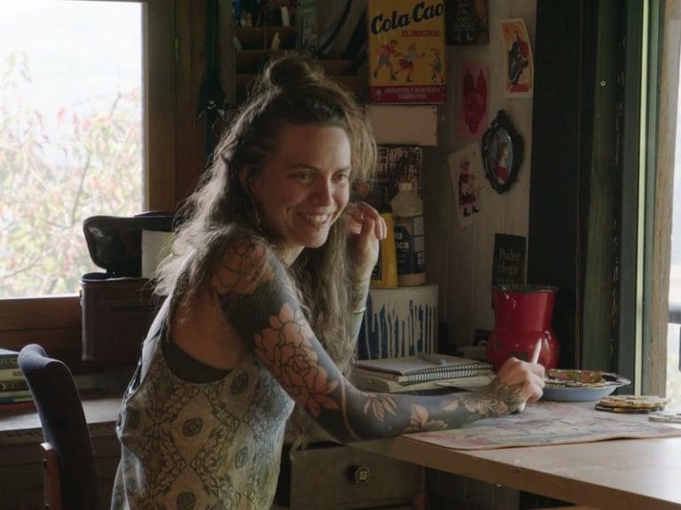 Andrea in her studio, on the TPA programme Destino Asturias